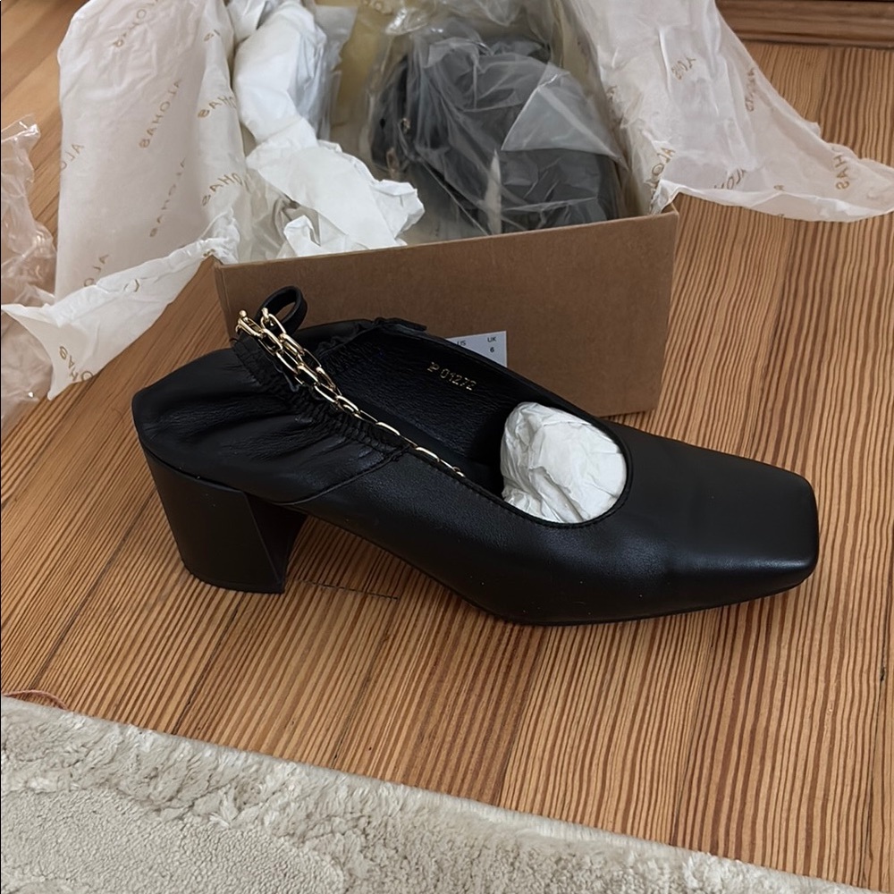NWT - ALOHAS Black Agent Anklet Heels - Picture 3 of 9